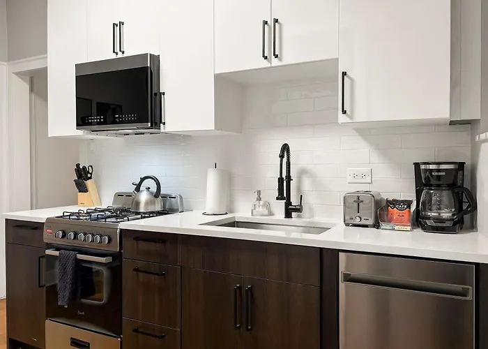 Spacious 4br Retreat - Chase E1 Chicago